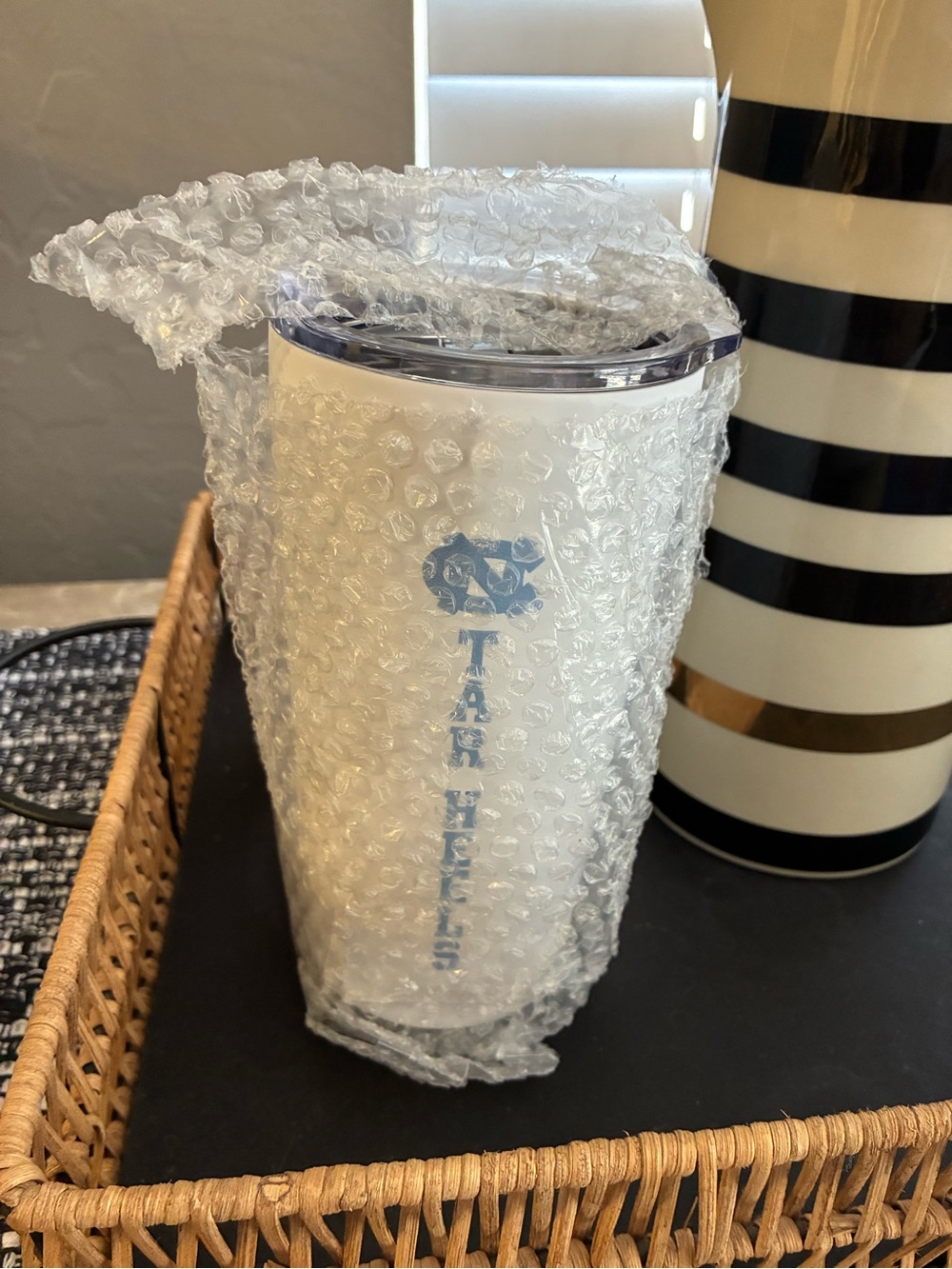 NCAA 20 oz White and Light Blue Tar Heels Travel Tumbler NWT